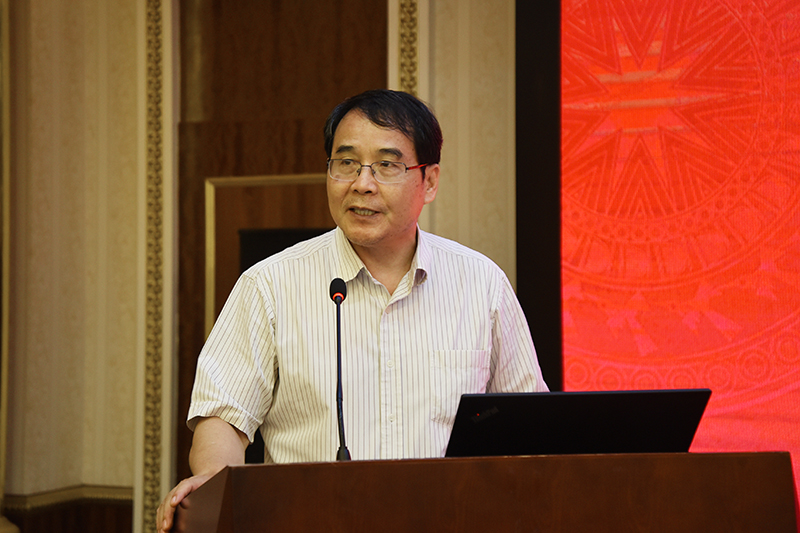 4黄波夫秘书长主持换届大会.jpg 4黄波夫秘书长主持换届大会.jpg
