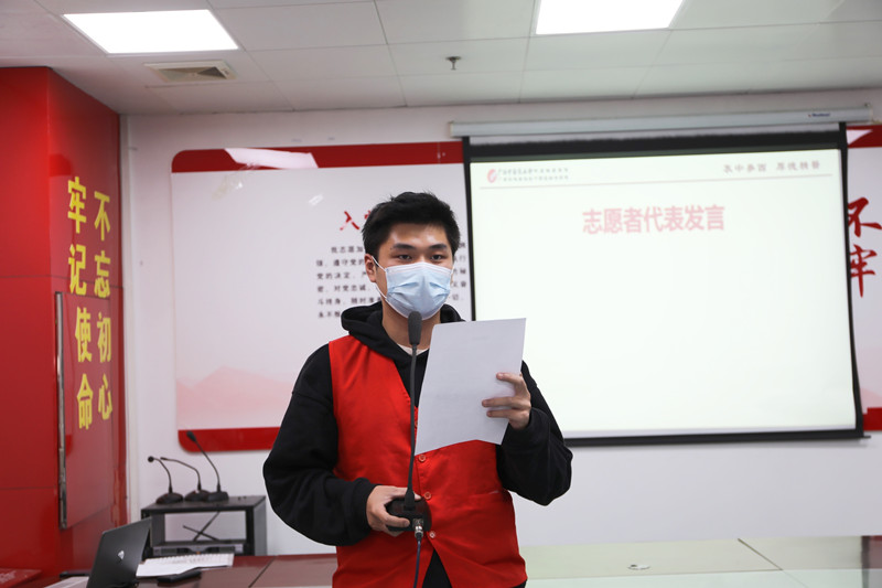 优秀志愿者代表发言_副本.jpg
