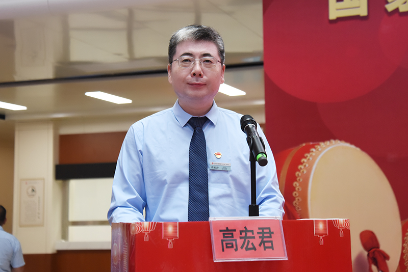 2高宏君书记主持仪式.jpg