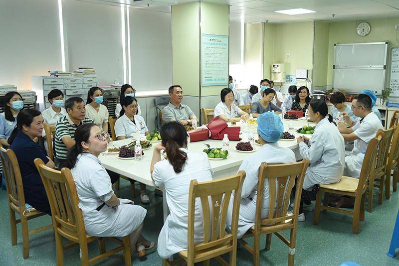 1座谈会现场.jpg 1座谈会现场.jpg