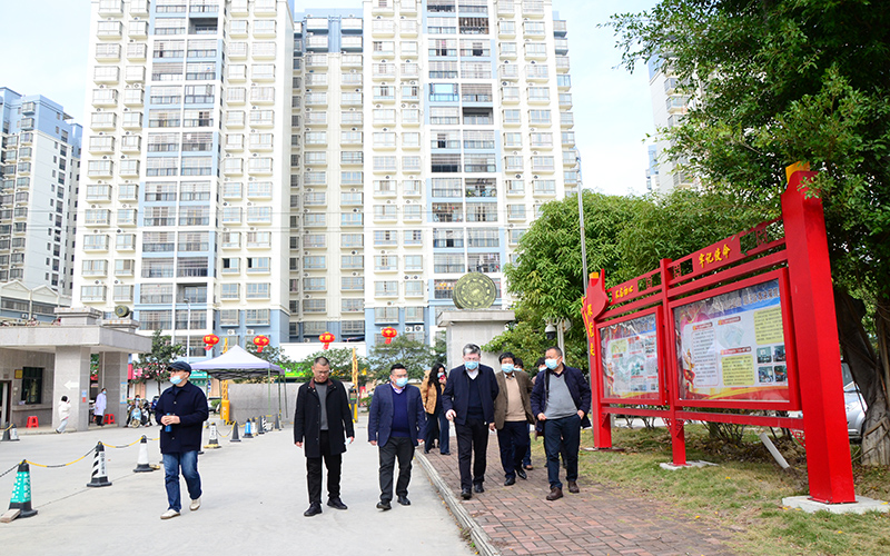 高宏君书记一行视察医院.jpg 高宏君书记一行视察医院.jpg