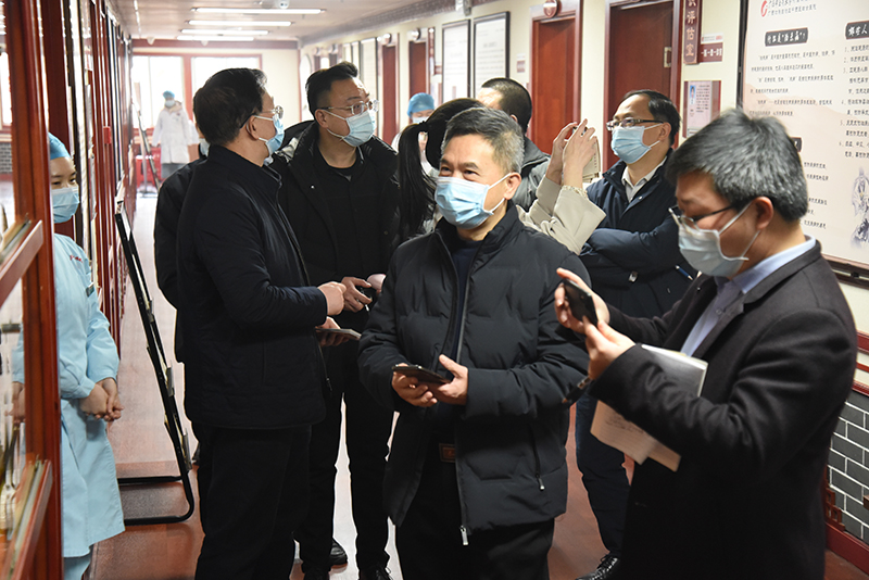 5参观治未病中心.jpg