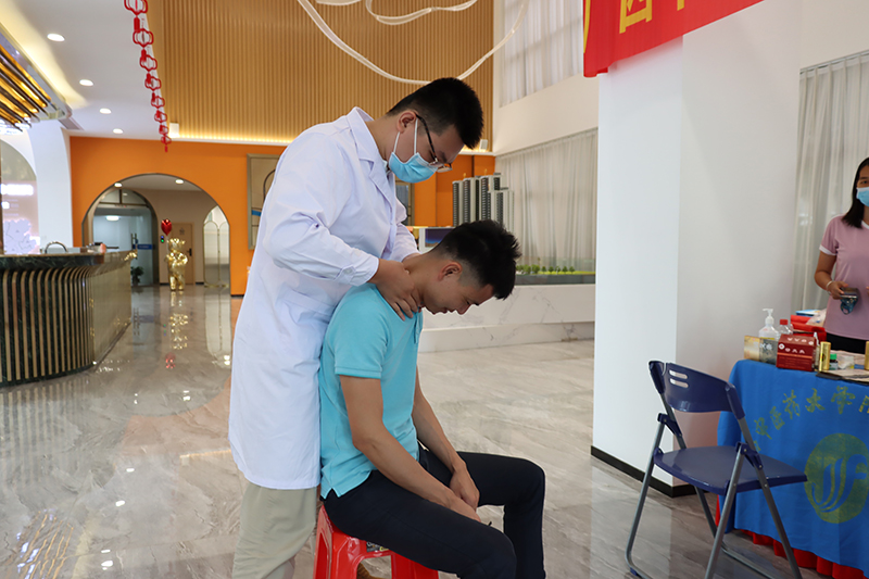 5体验中医特色诊疗.jpg