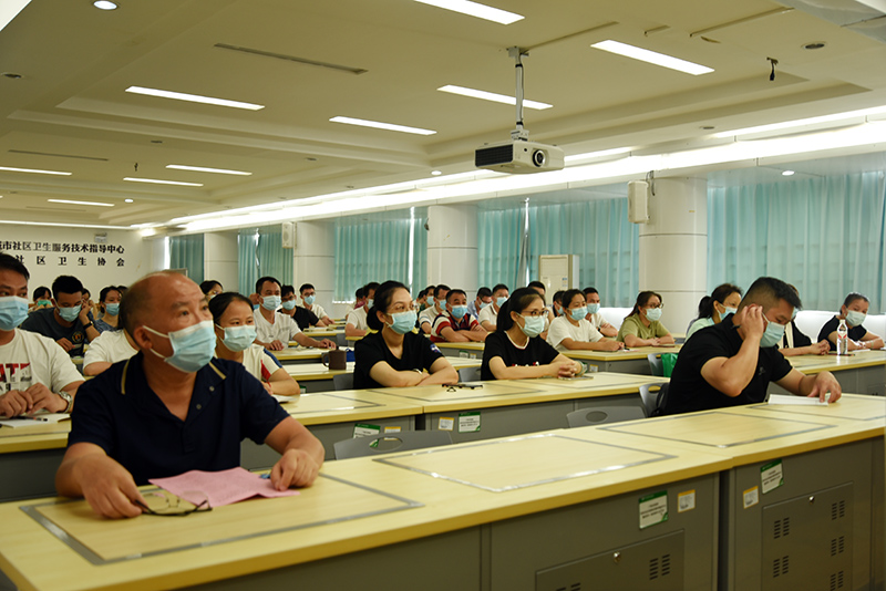 学习现场web.jpg 学习现场web.jpg