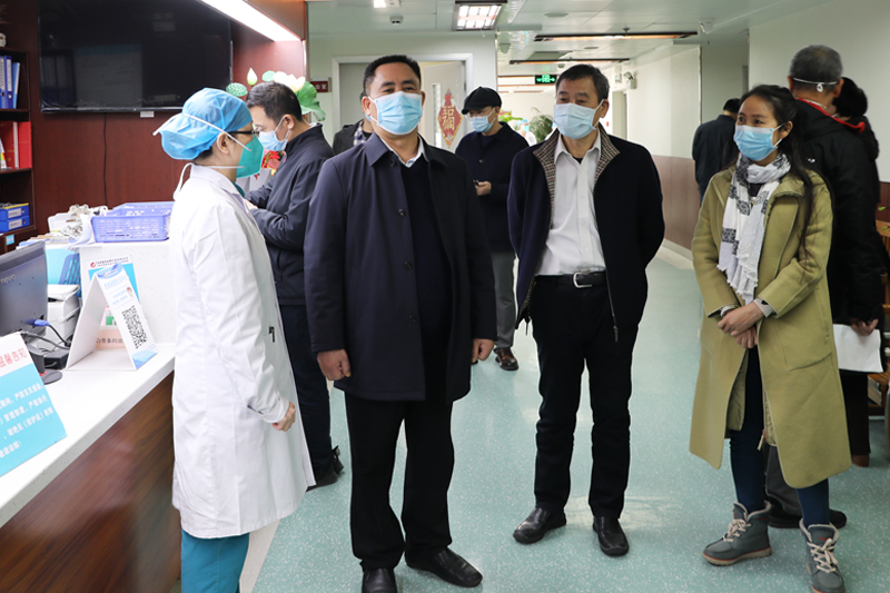 6唐友明院长安全检查.jpg