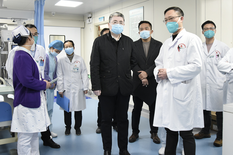 2高书记安全检查.jpg