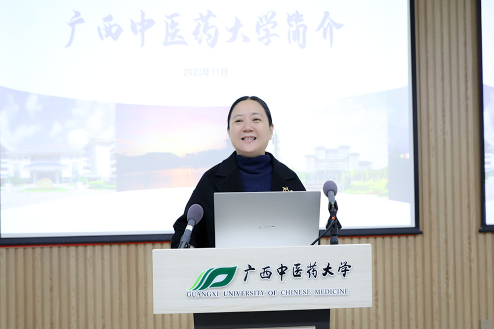 4姚春校长介绍学校情况.jpg 4姚春校长介绍学校情况.jpg