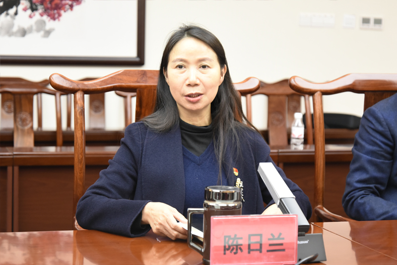 3陈日兰副书记介绍毕业生情况.jpg 3陈日兰副书记介绍毕业生情况.jpg
