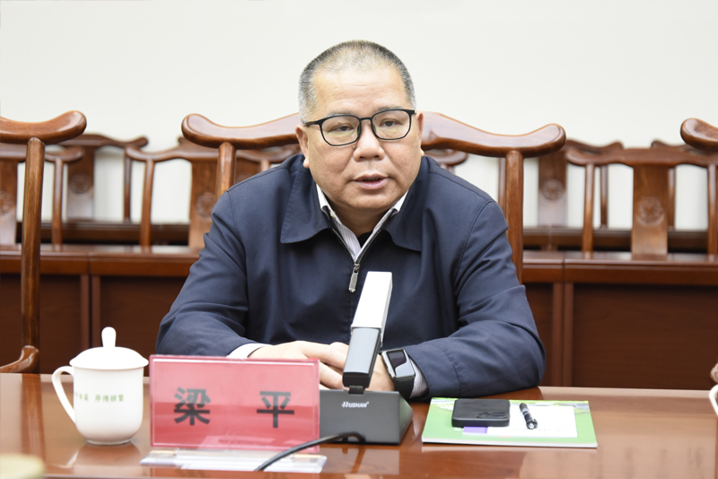 4梁平书记介绍医院情况.jpg 4梁平书记介绍医院情况.jpg