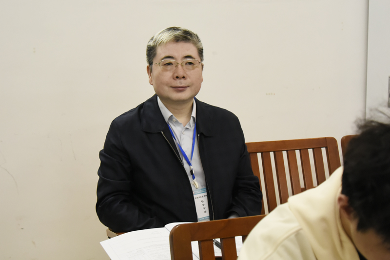 3高宏君书记聆听讲课.jpg