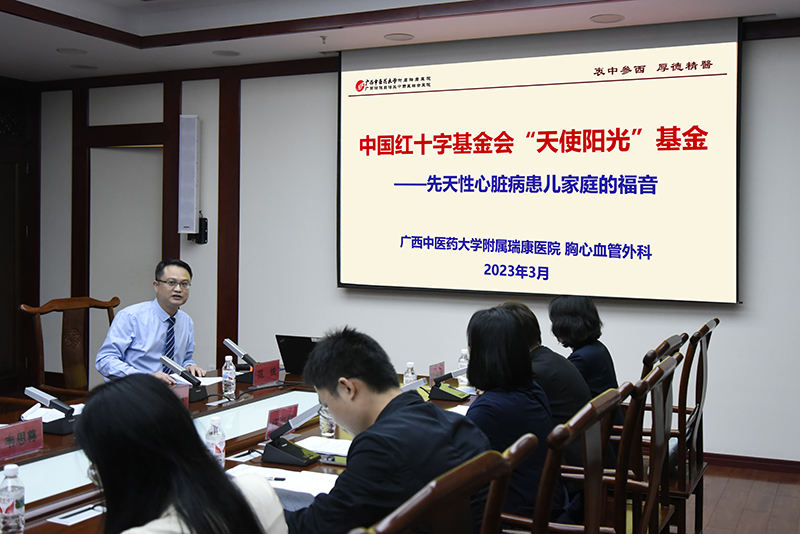5范悦副主任介绍科室情况.jpg 5范悦副主任介绍科室情况.jpg