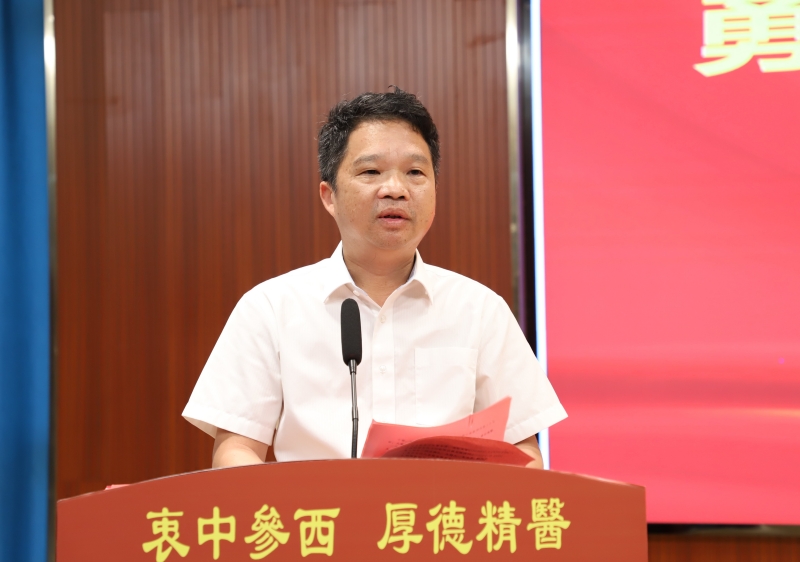 2院区党总支书记林宗汉主持大会1_副本.jpg