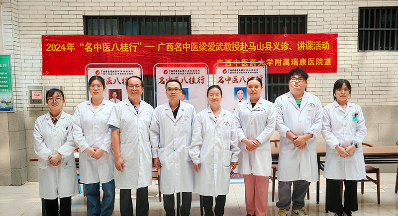 1合影.jpg 1合影.jpg