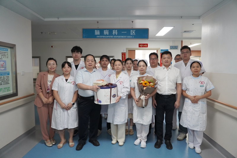 2026.8.19现场慰问 (4)_副本.jpg